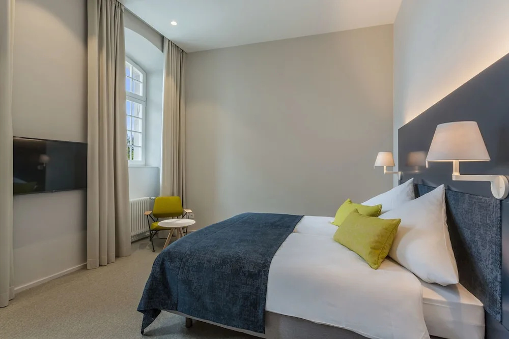 Comfort Double room with city view (full double bed)