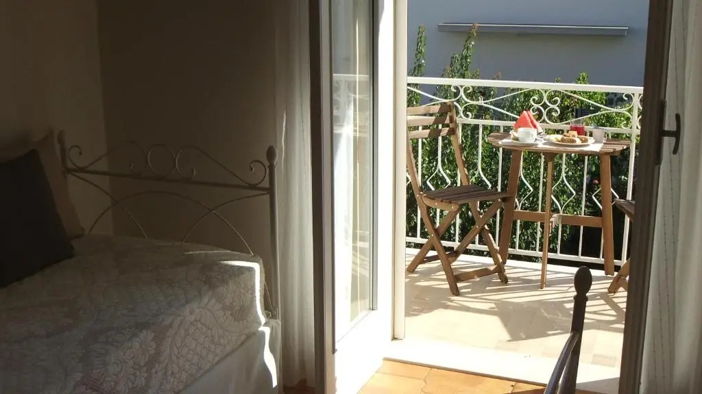 Standard Double room with balcony (full double bed)