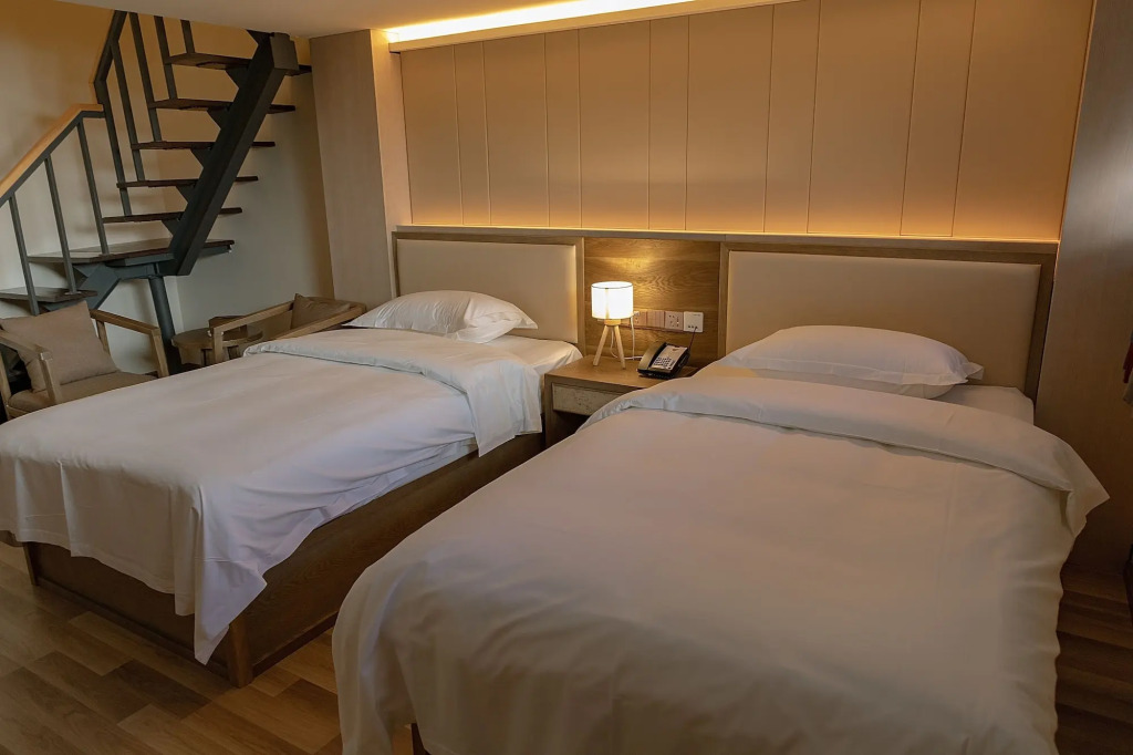 The Hump Youth Hostel by null