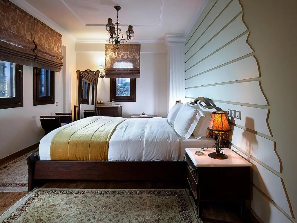 Deluxe Double room (full double bed)