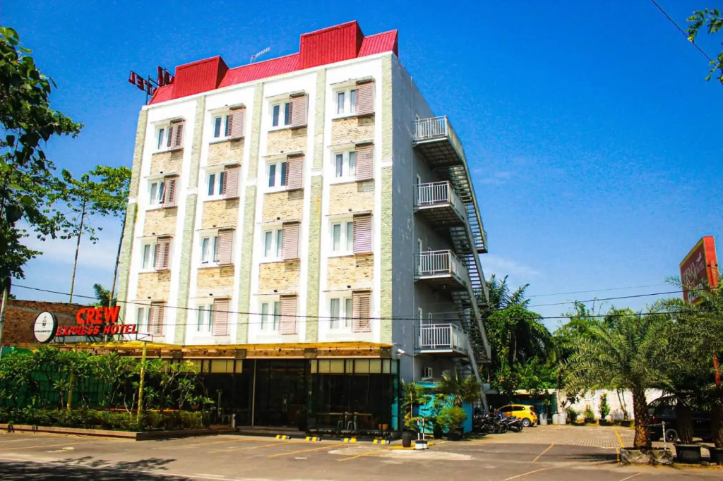 Crew Express Hotel