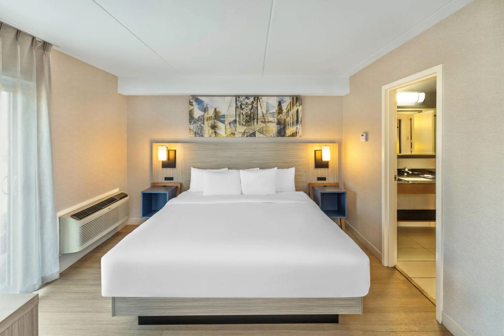 Double Suite (full double bed)