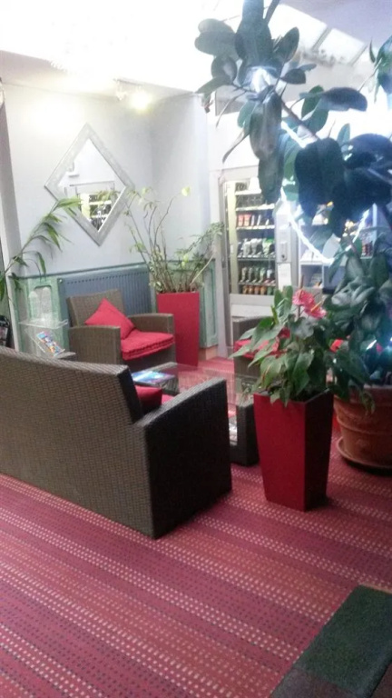 Lobby & Reception