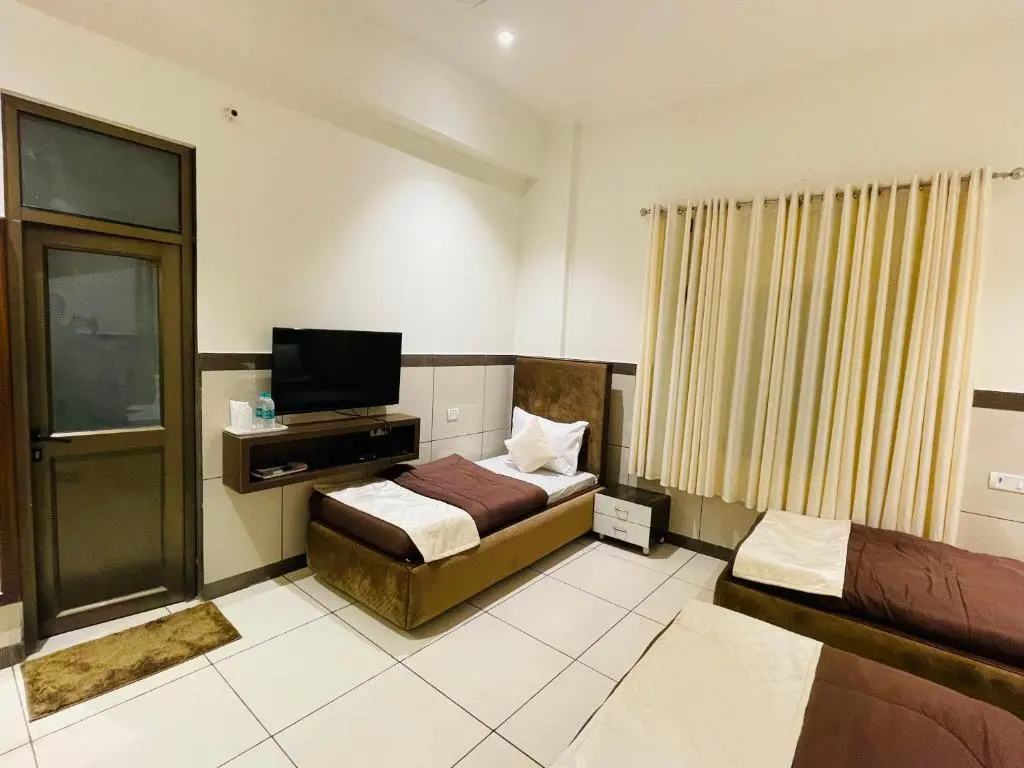 Deluxe Family room