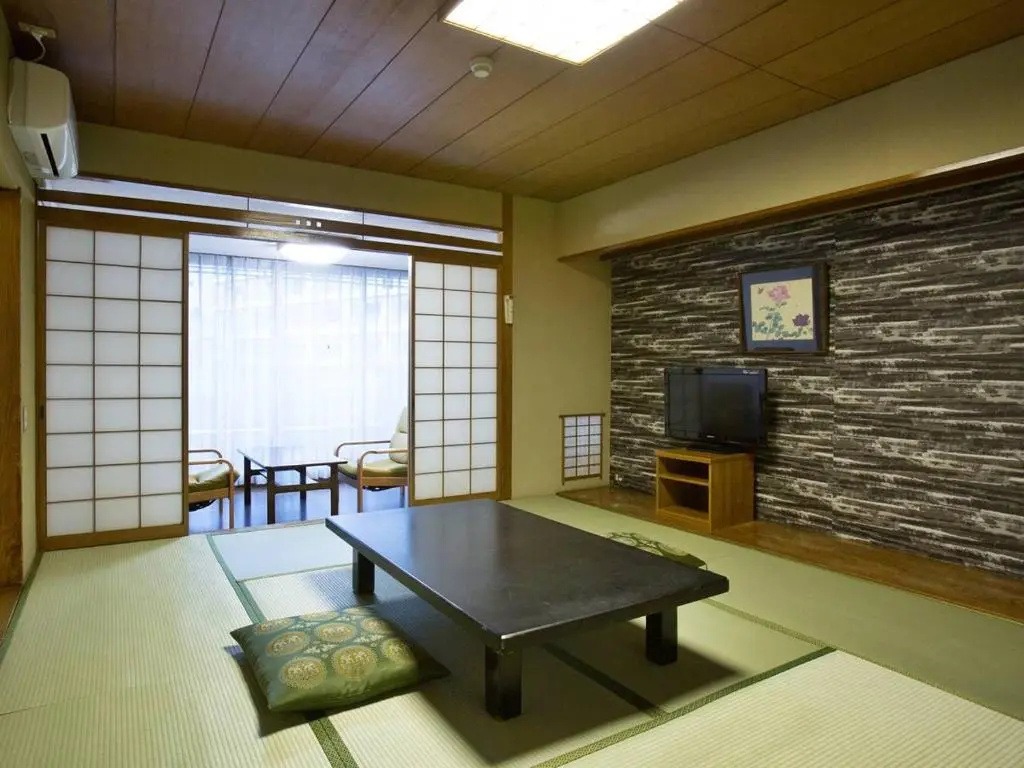 Economy Double room (twin beds)