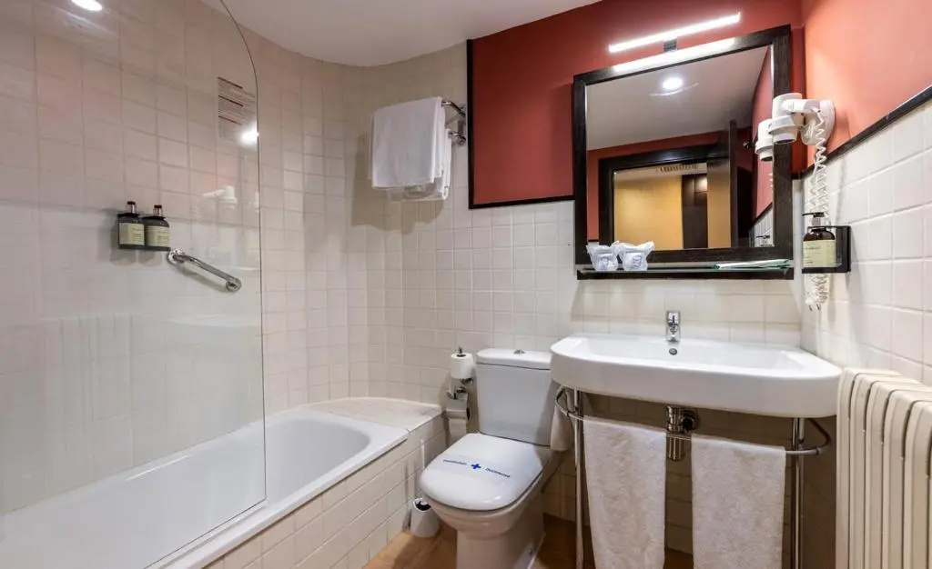 Hotel Monasterio Benedictino. - Chambres