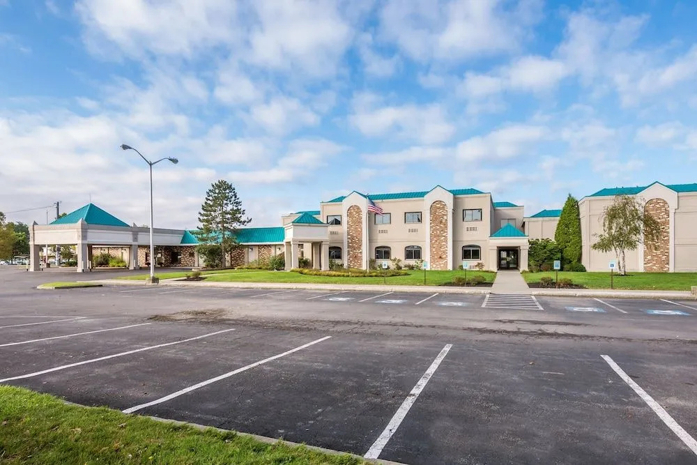 Cayuga Blu Hotel