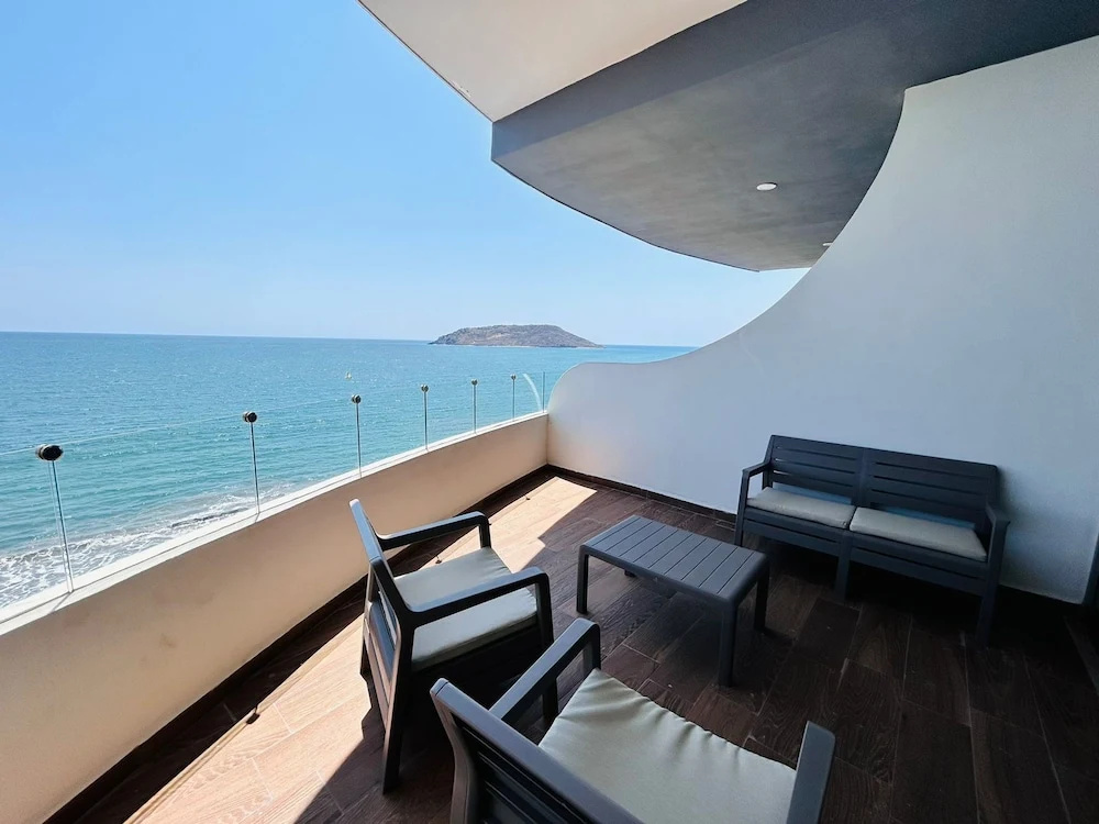 Beach & Waterfront
