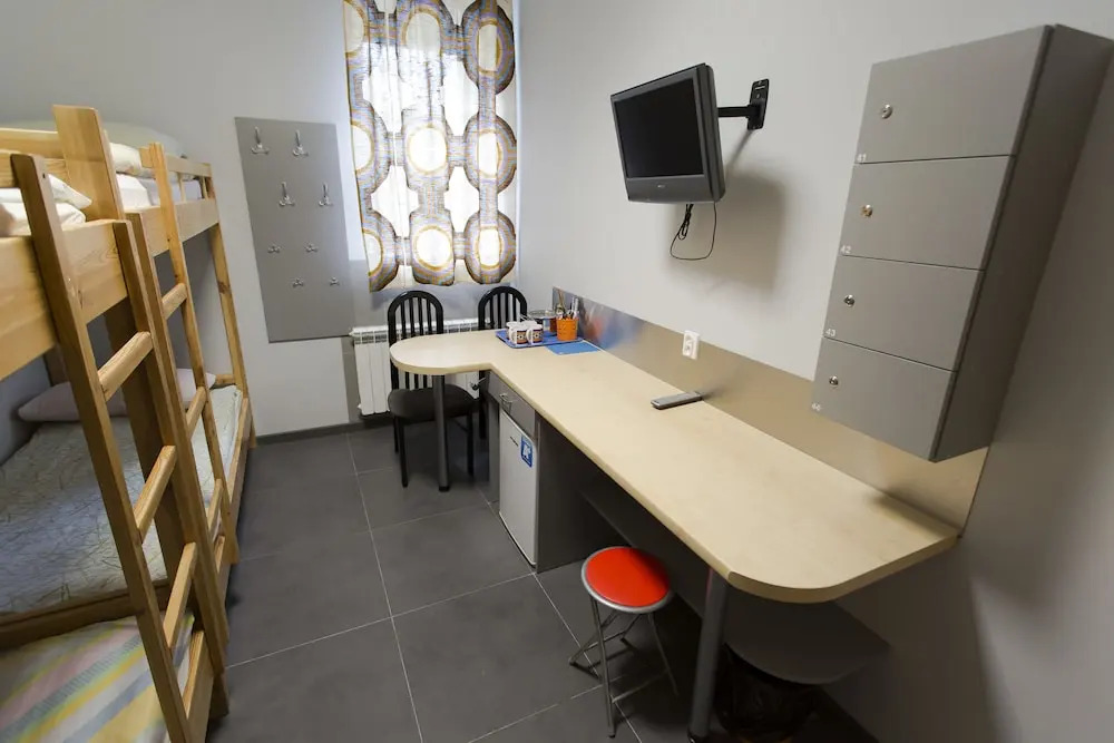 Четырёхместный номер Standard двухъярусная кровать в Hostel Siennicka