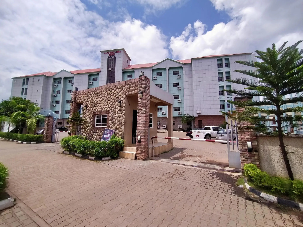 Laps New World Hotel - Chambres