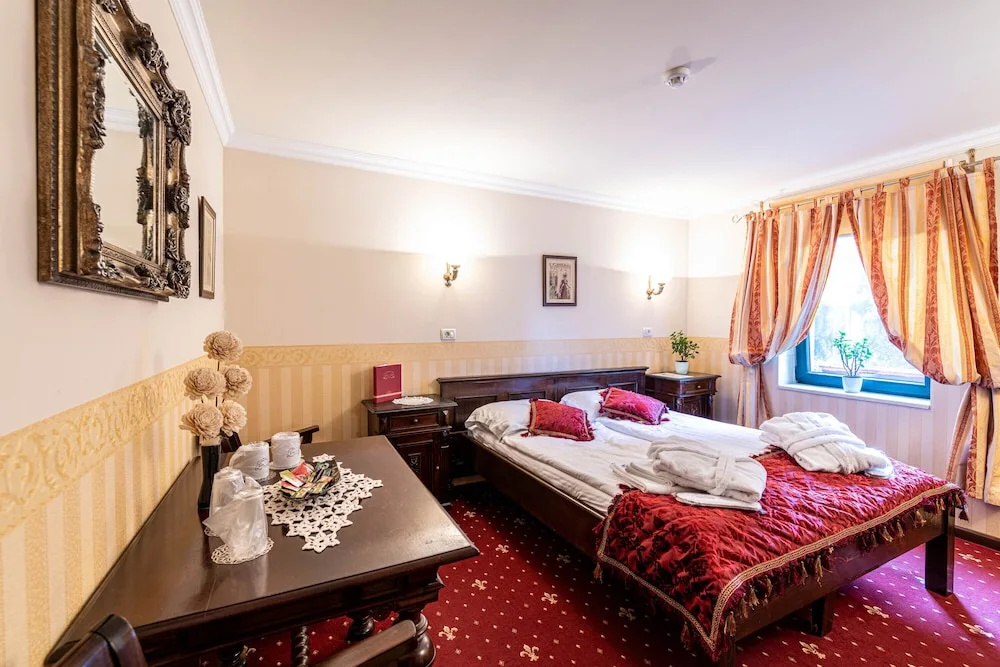 Standard Double room (full double bed)
