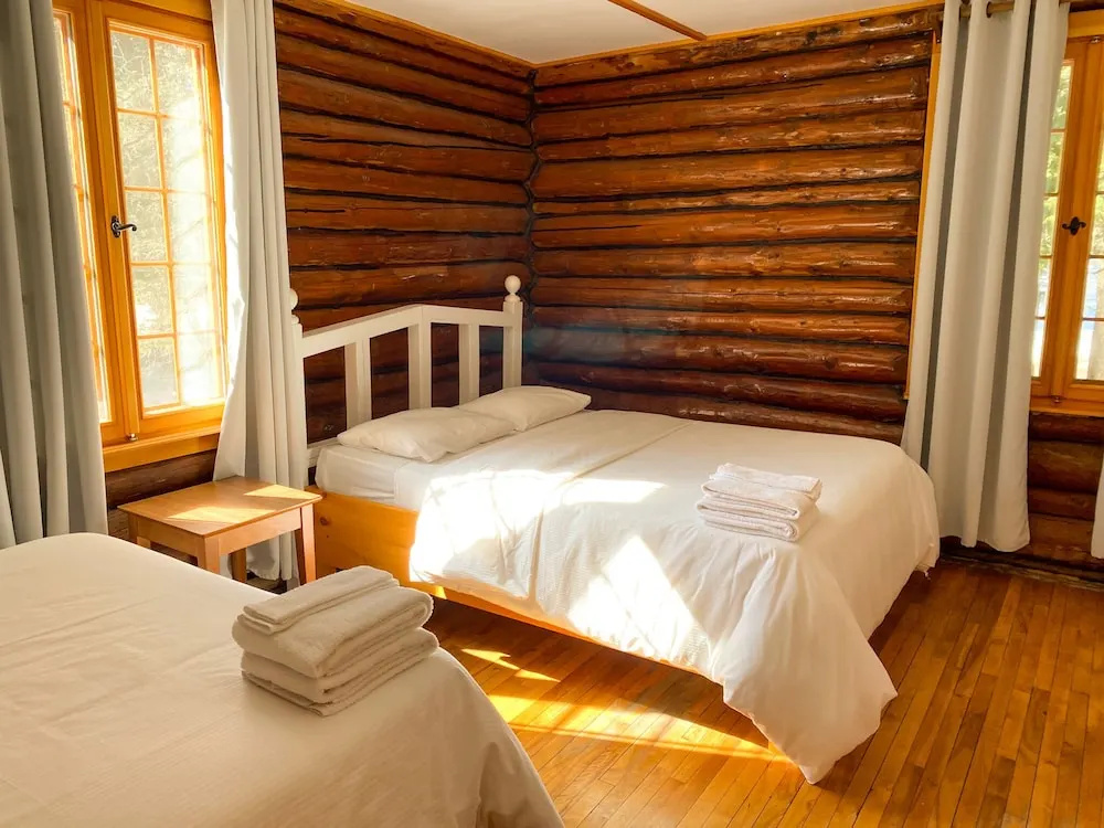 Auberge Alpine Inn — 2
