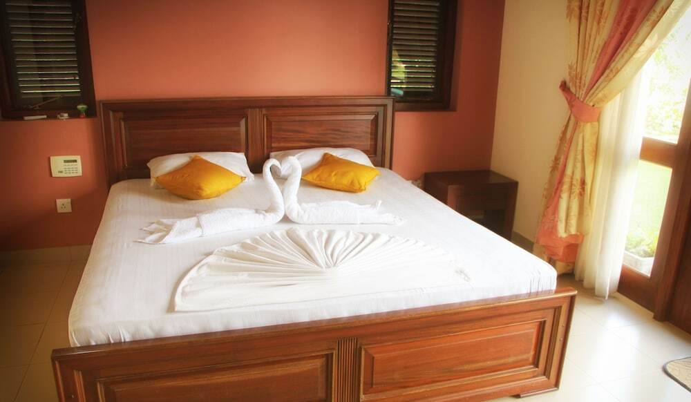Airport Villa