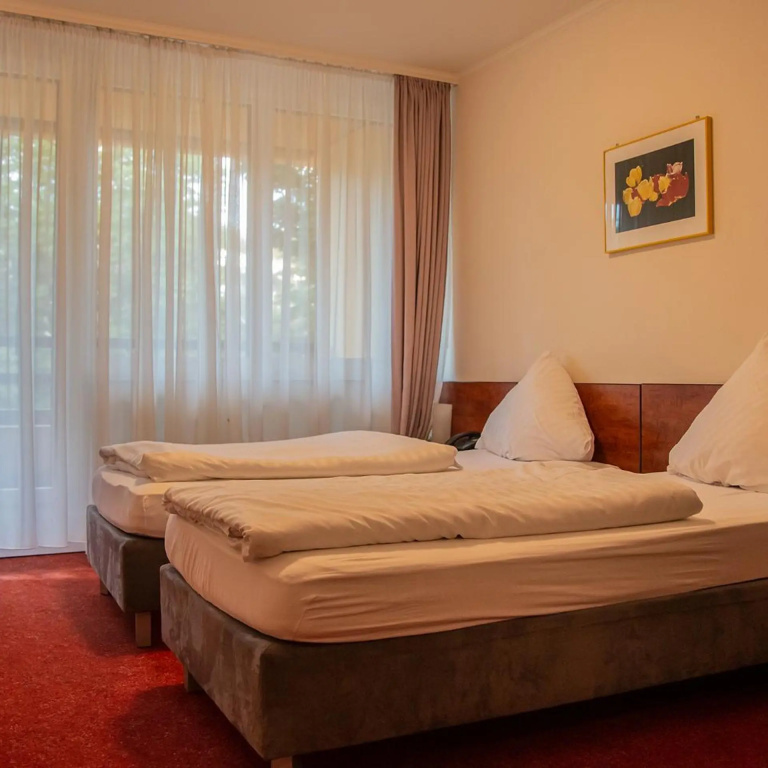 Hotel Alpha — 4