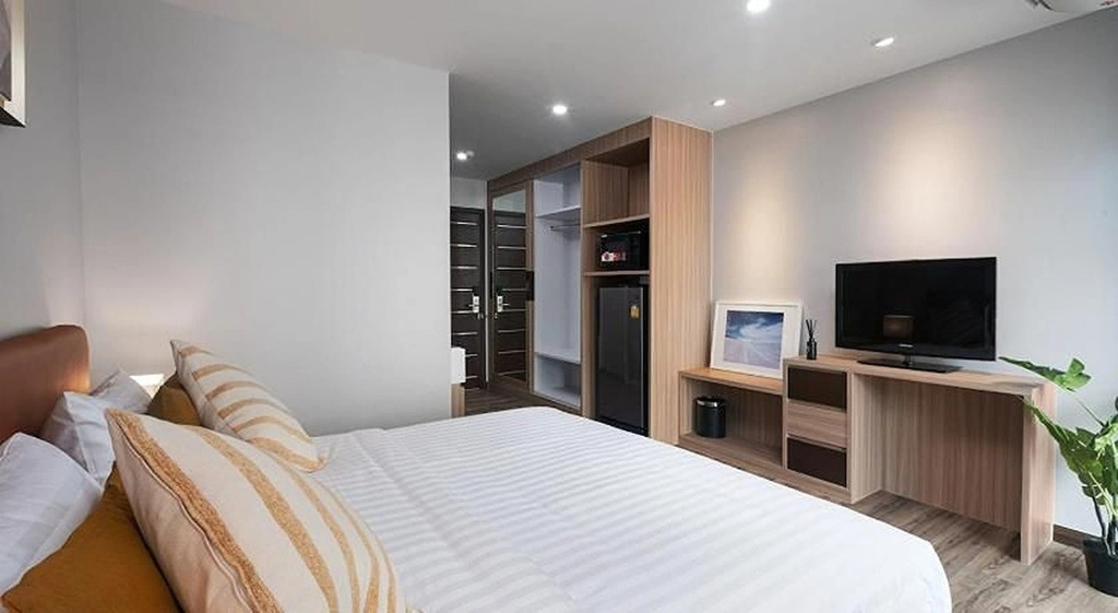 Deluxe Double room (full double bed)