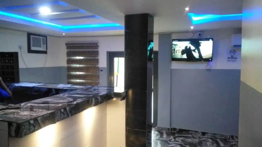 Lobby & Reception