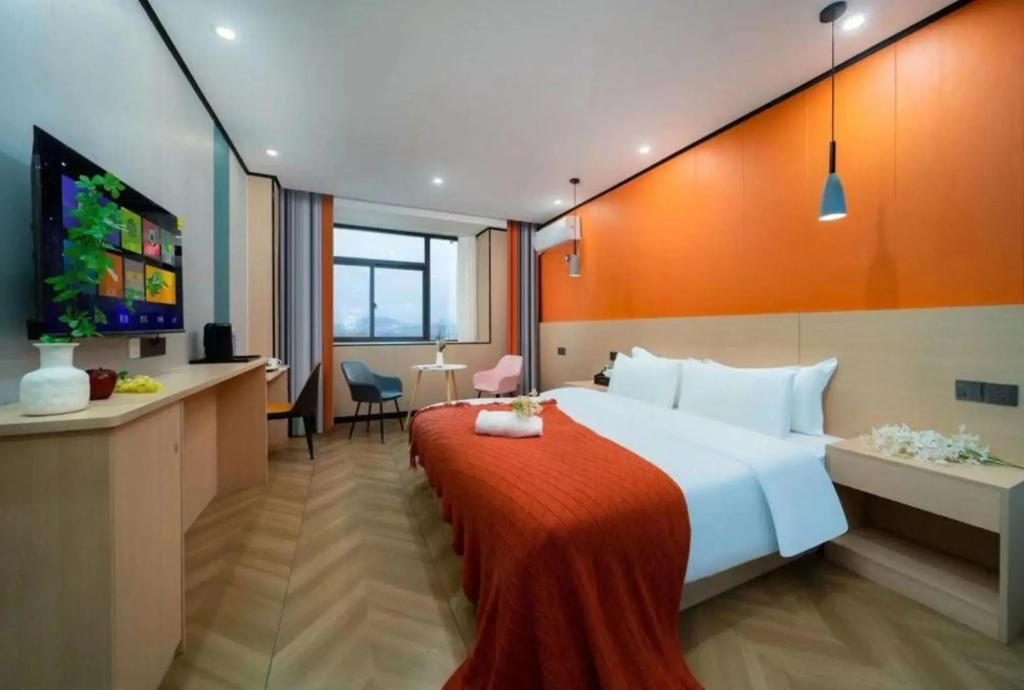 Huanlesong Huayuan Hotel (Chongqing Jiangbei Airport Huixing Light Rail Station)