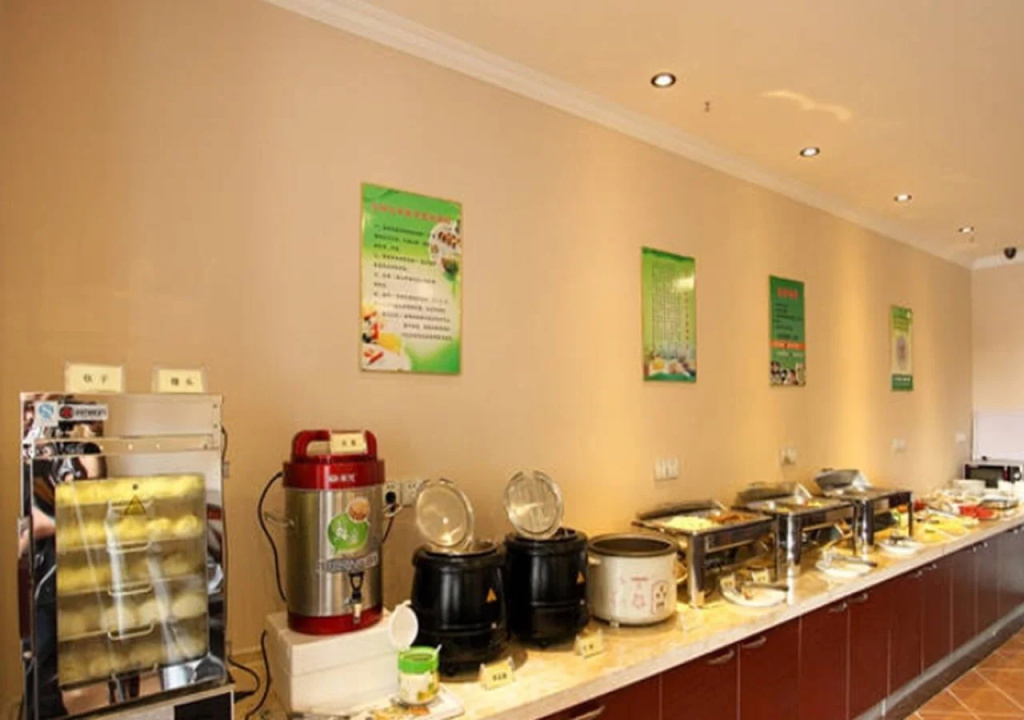 Food & Beverage