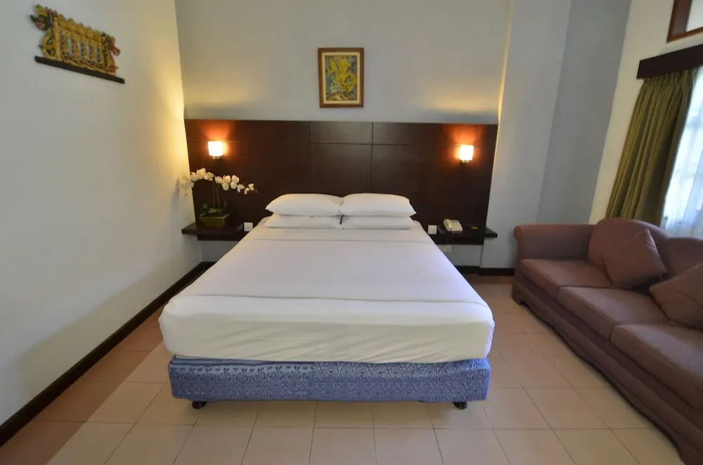 Deluxe Double room with balcony (full double bed)