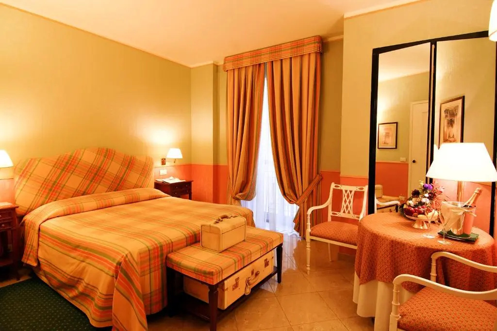 Classic Double room (full double bed)