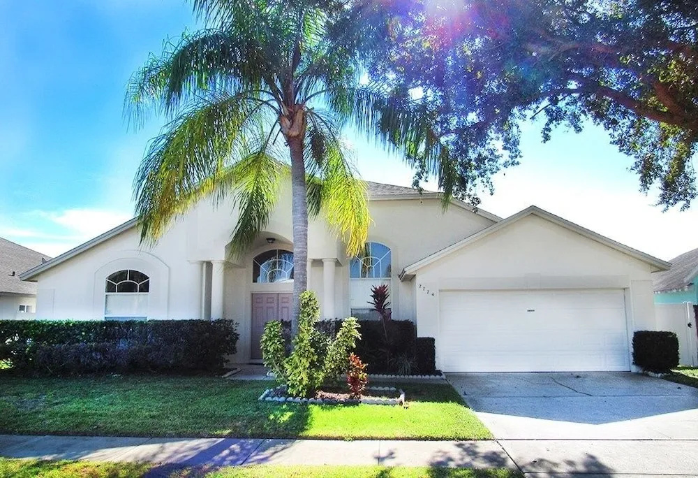 Family Fun Vacation Home 4 Bedroom Villa by RedAwning