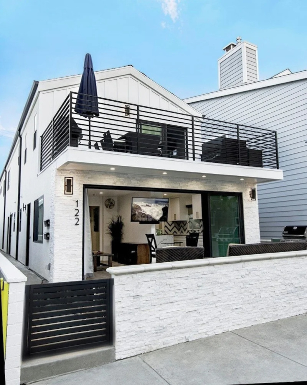 36th St A (68237) - 2 Br townhouse by RedAwning