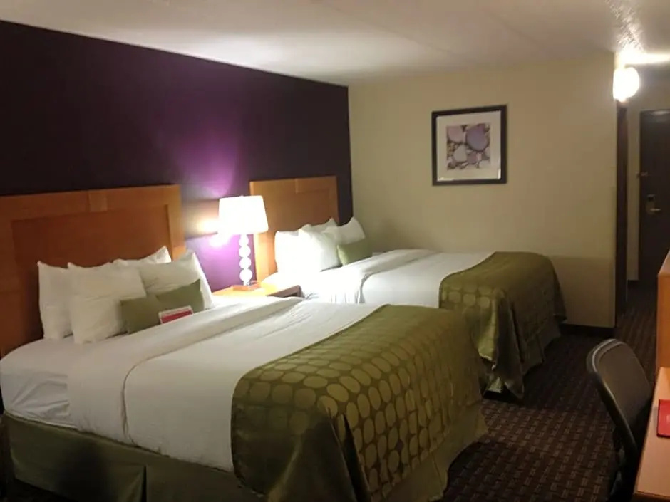Ramada by Wyndham Marquette - Chambres