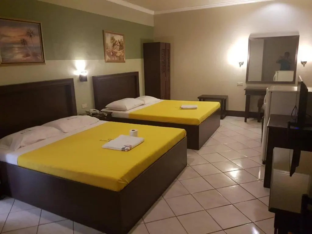 Double Suite (full double bed)