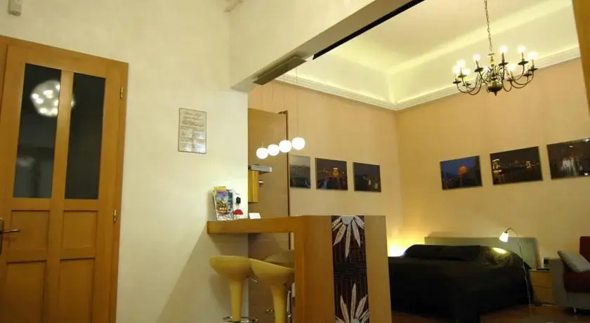 Liszt Studios Holiday Home Apartment