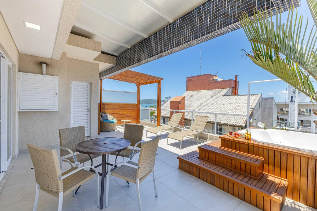 Cobertura Duplex com Vista Mar e Jacuzzi Privativa