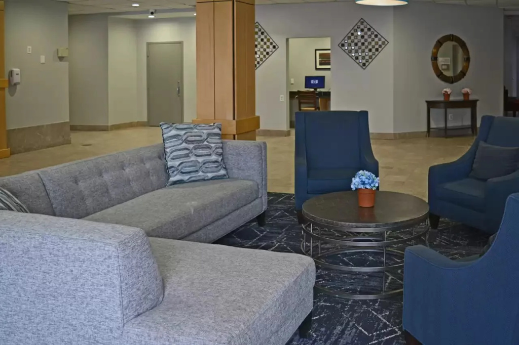 Lobby & Reception