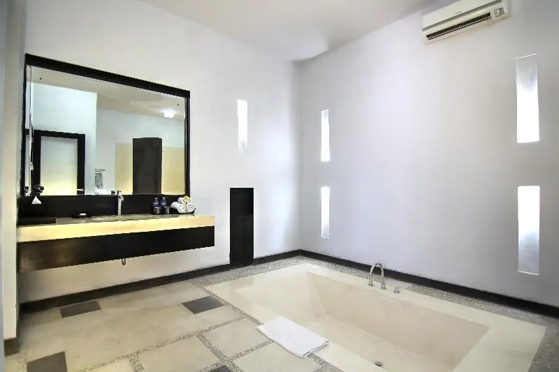 2 Bedrooms Villa with pool view