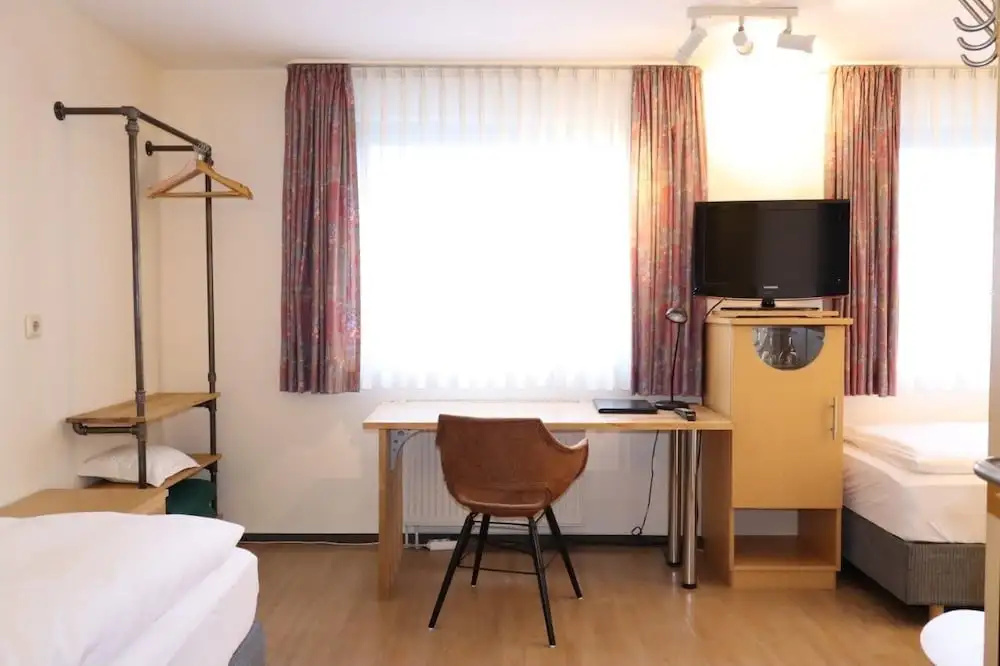 Economy Double room (twin beds)