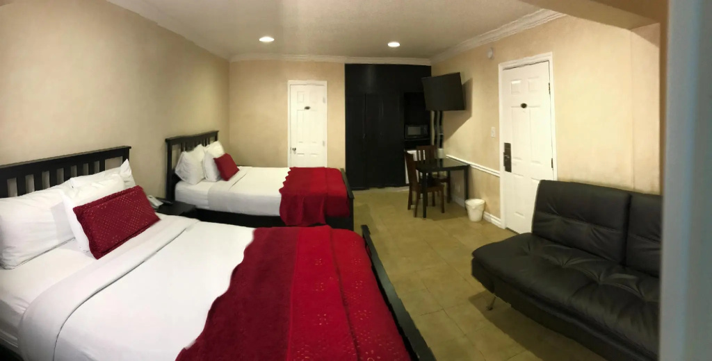 Deluxe Quadruple room