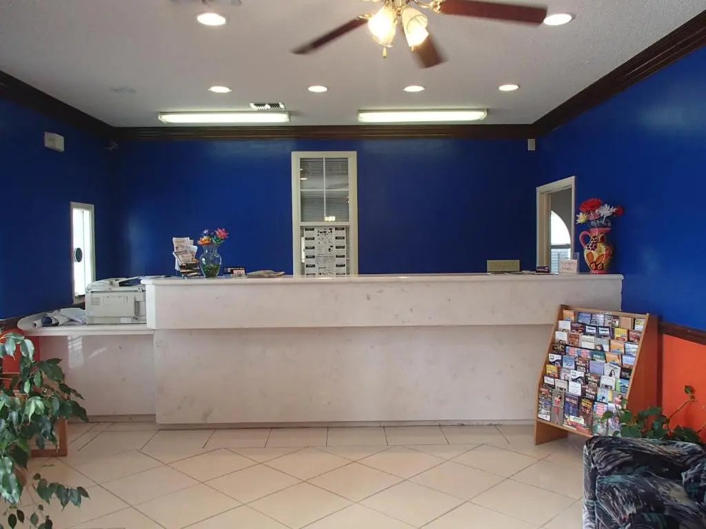 Lobby & Reception