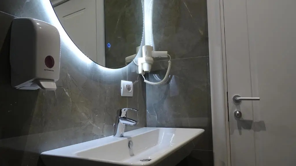 Deluxe Double room with sea view (full double bed)