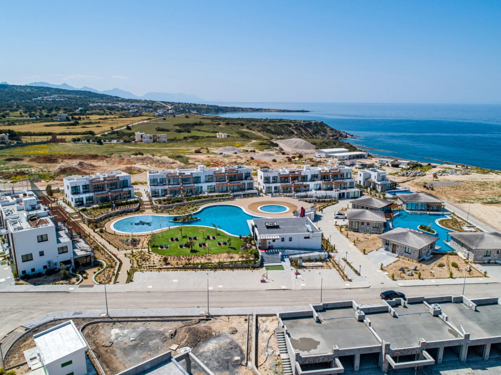 Beach & Waterfront