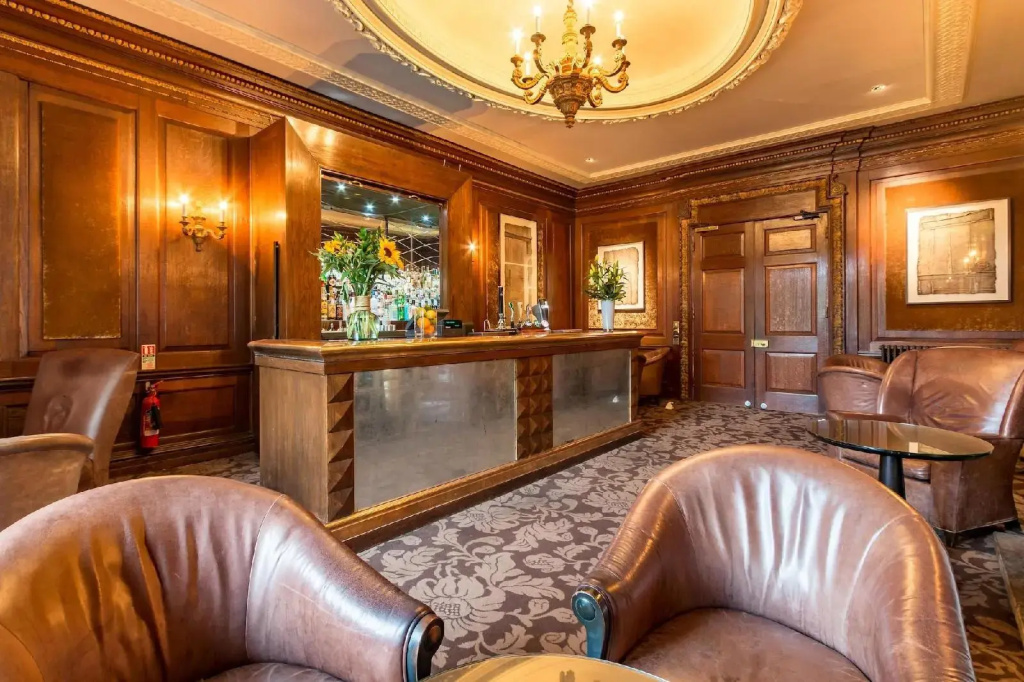 Wood Hall Hotel and Spa - Général