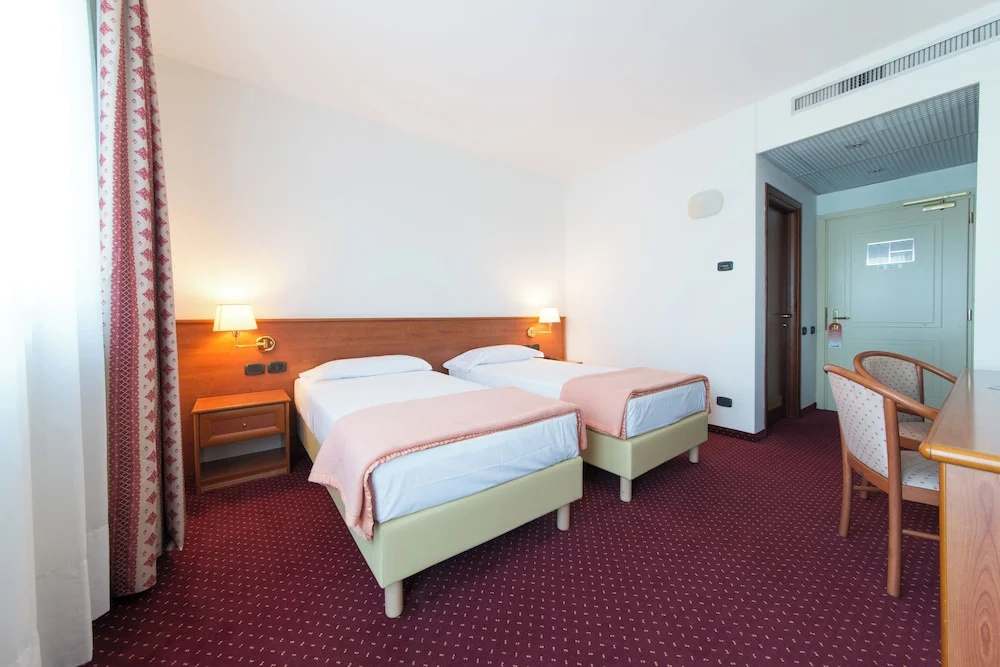 Economy room