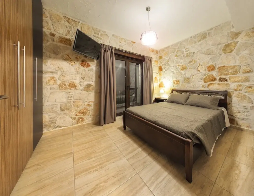 3 Bedrooms Family Villa
