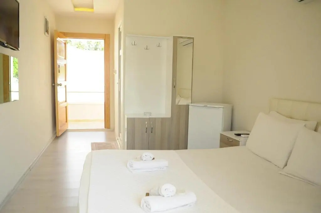 Standard Double room with balcony (full double bed)