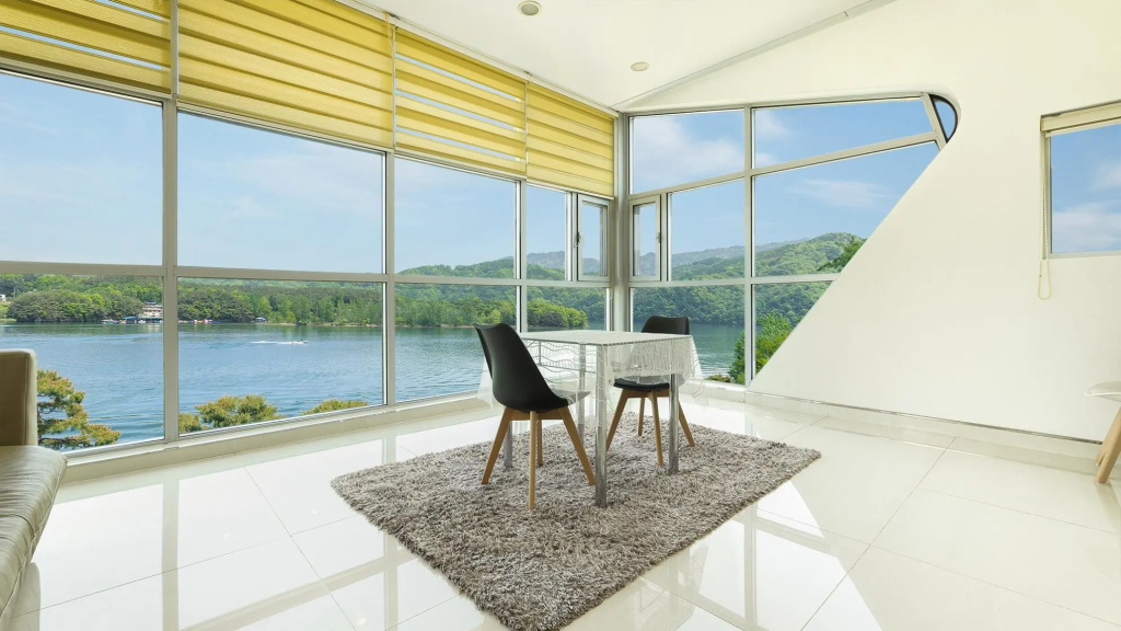 Balcony & Terrace
