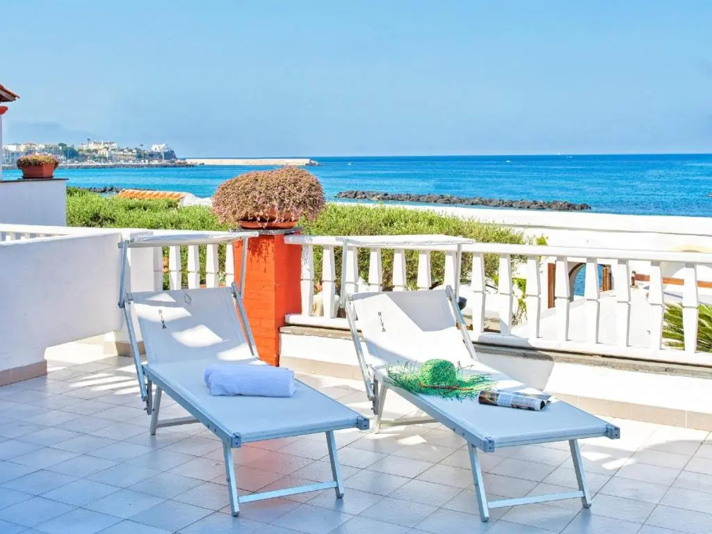 Standard Double room with sea view (full double bed)