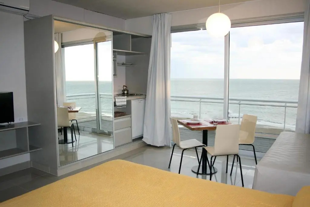 Studio with sea view
