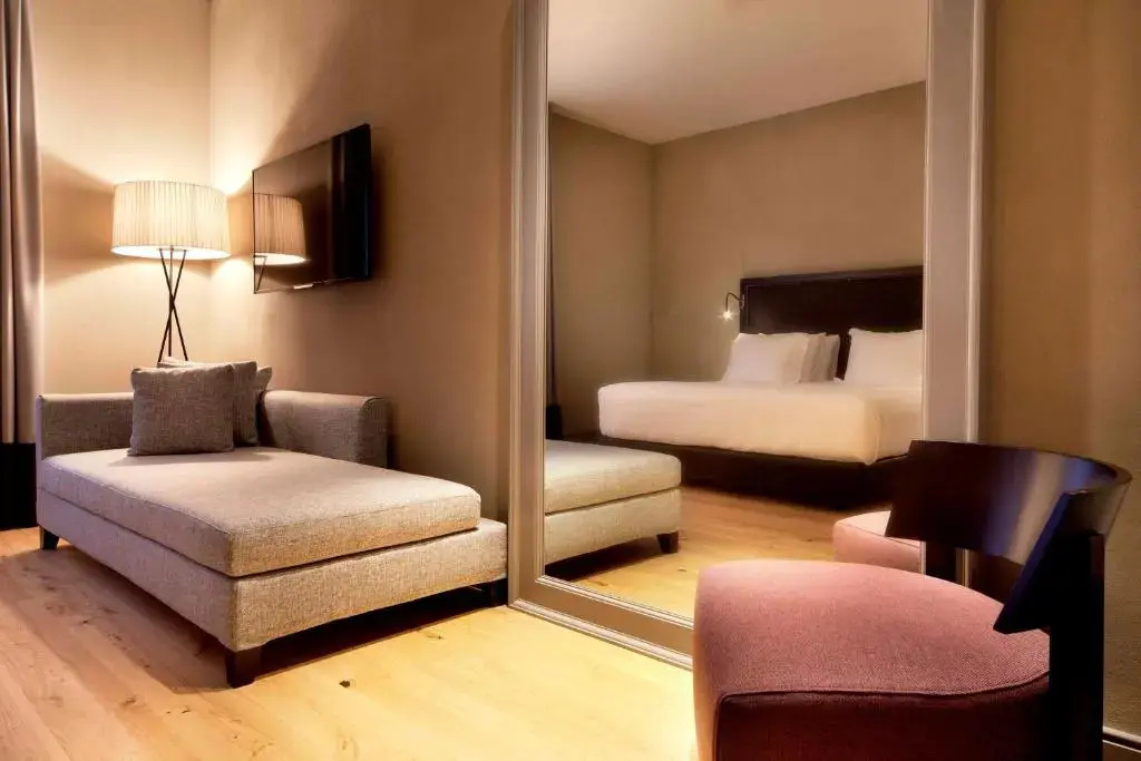 NH Collection Torino Piazza Carlina Room Type - Premium Double room full double bed