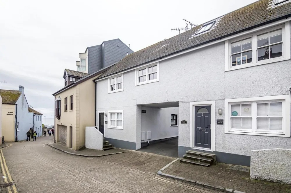 Harry s - 2 Bedroom Holiday Home - Tenby