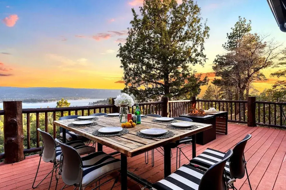 Scenic North Shore Stay w/ Games, Near Snow Summit Lakeview Lodge by Avantstay