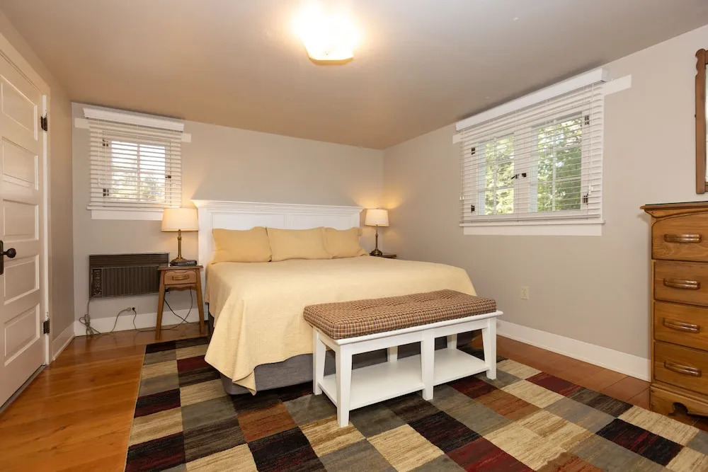 2 Bedrooms Classic Cottage