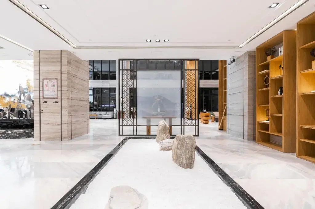 Rezen Longuu Hotel