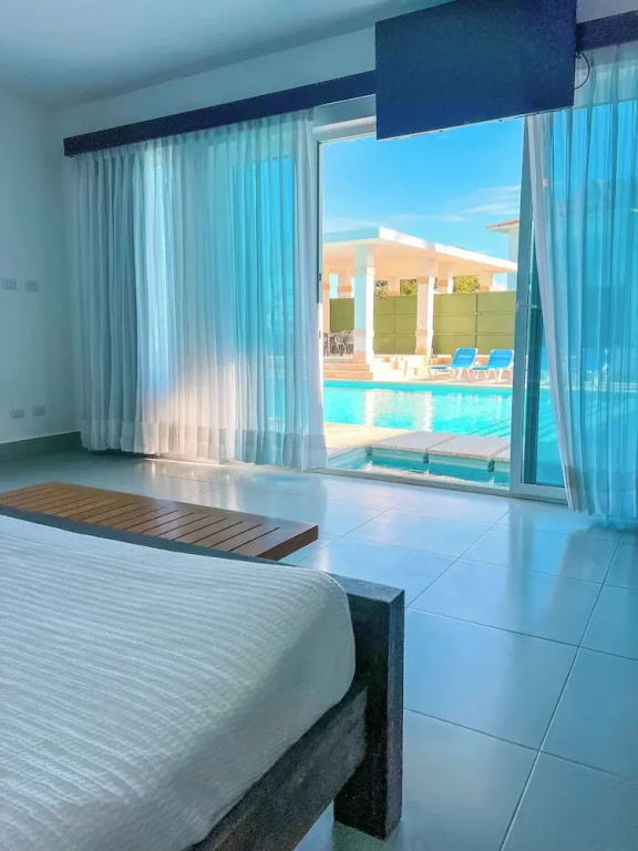 2 Bedrooms Presidential Suite with balcony